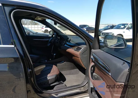 2016 BMW X1 xDrive28I z USA, uszkodzony, nr VIN WBXHT3Z38G4A48296